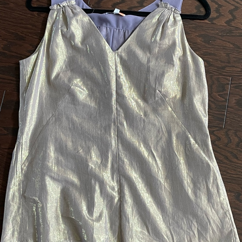 Gap sleeveless top
